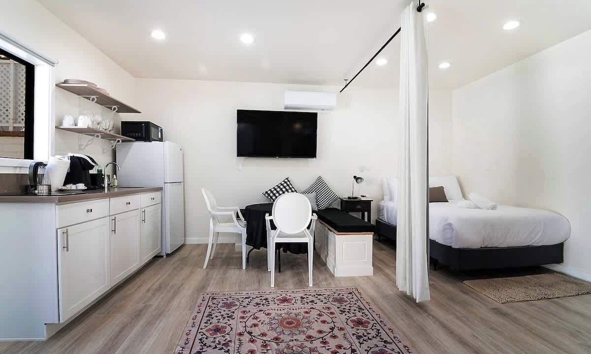 Photo of Bedroom in Greater Wilshire - Hancock Park