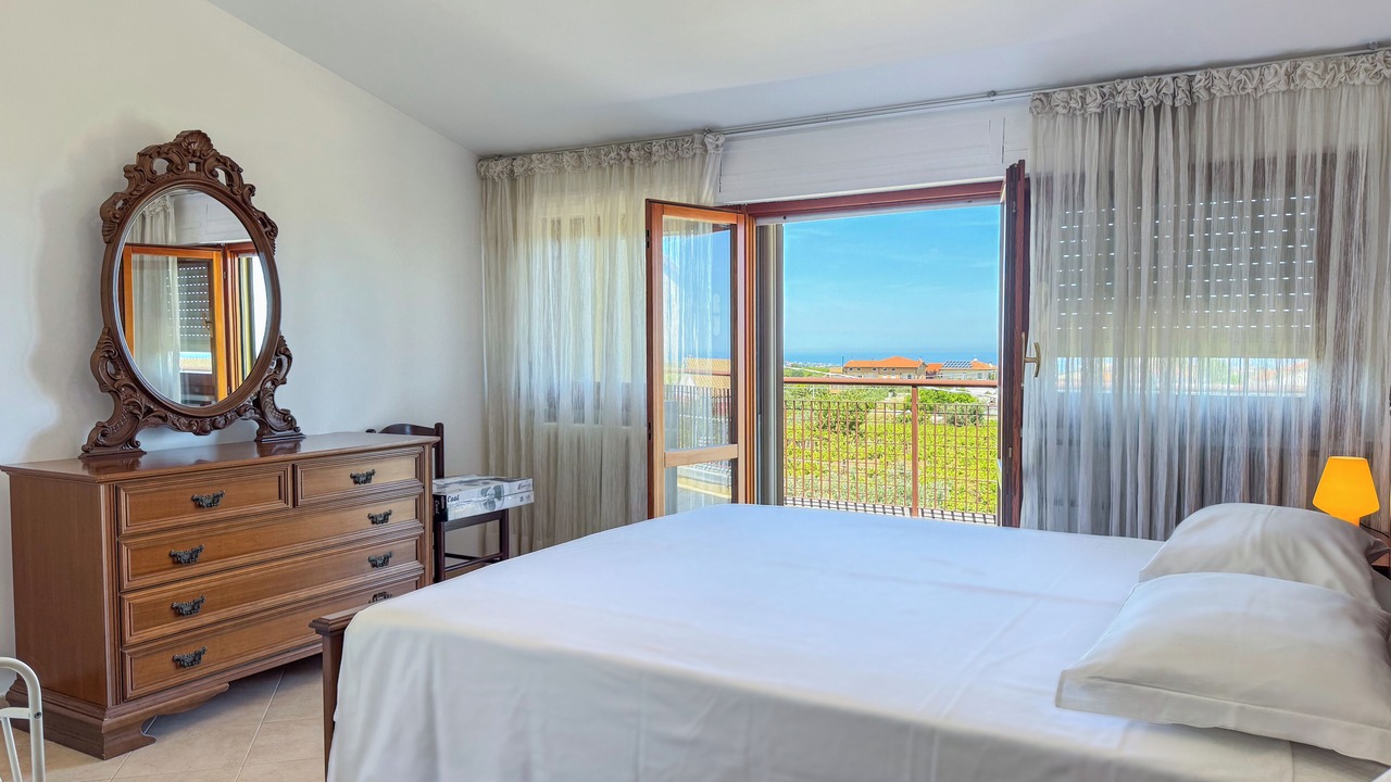 Photo of Bedroom in Tollo