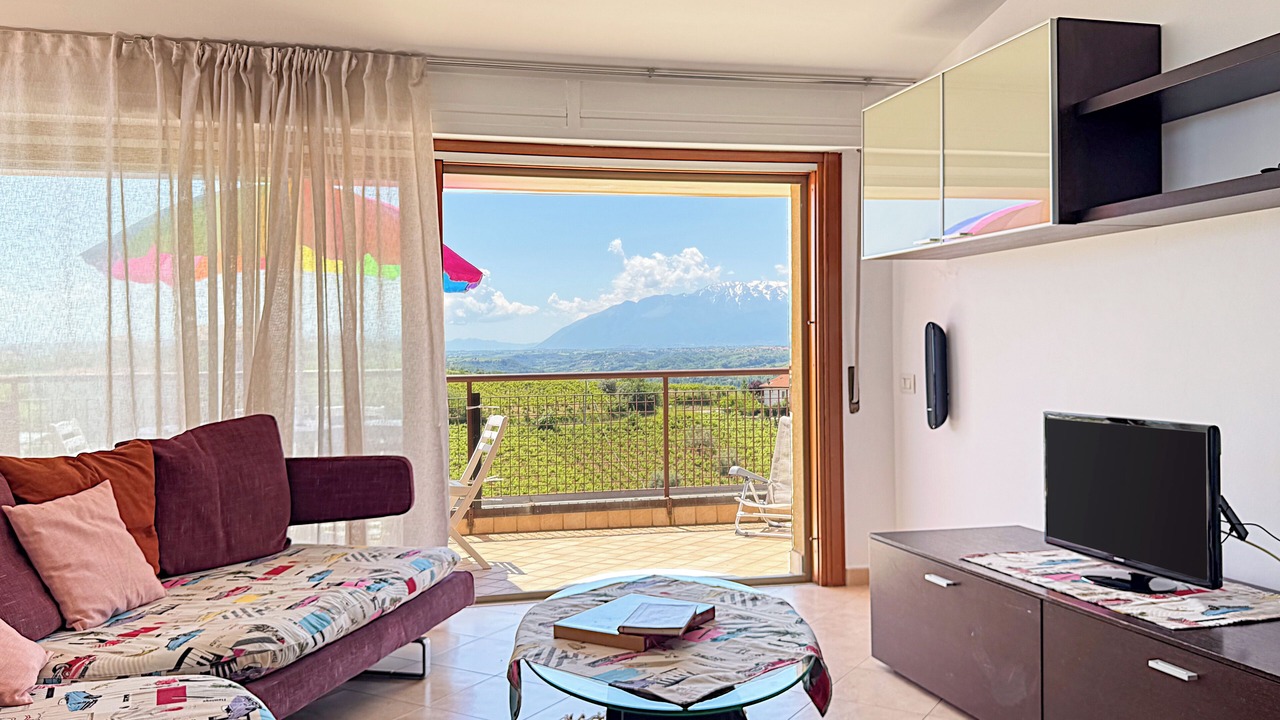 Photo of Livingroom in Tollo
