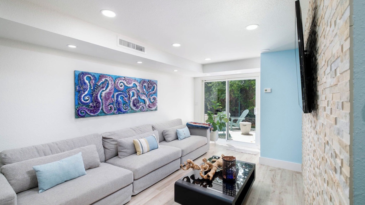 Photo of Livingroom in Rock Harbor