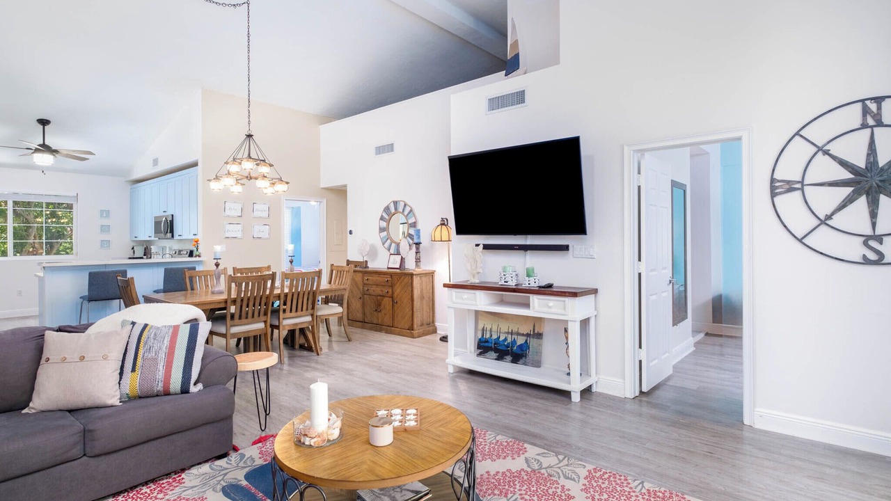 Photo of Livingroom in Rock Harbor
