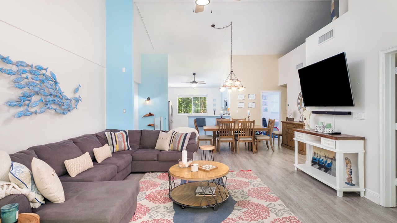 Photo of Livingroom in Rock Harbor