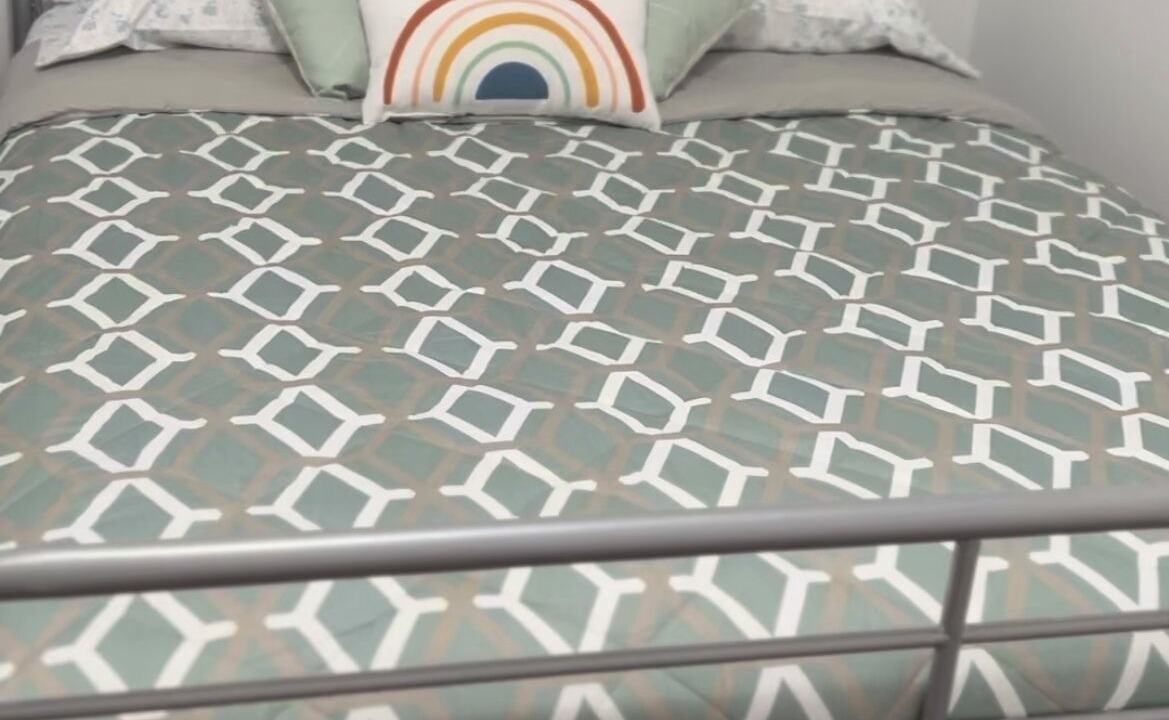 Photo of Bedroom in Paramount