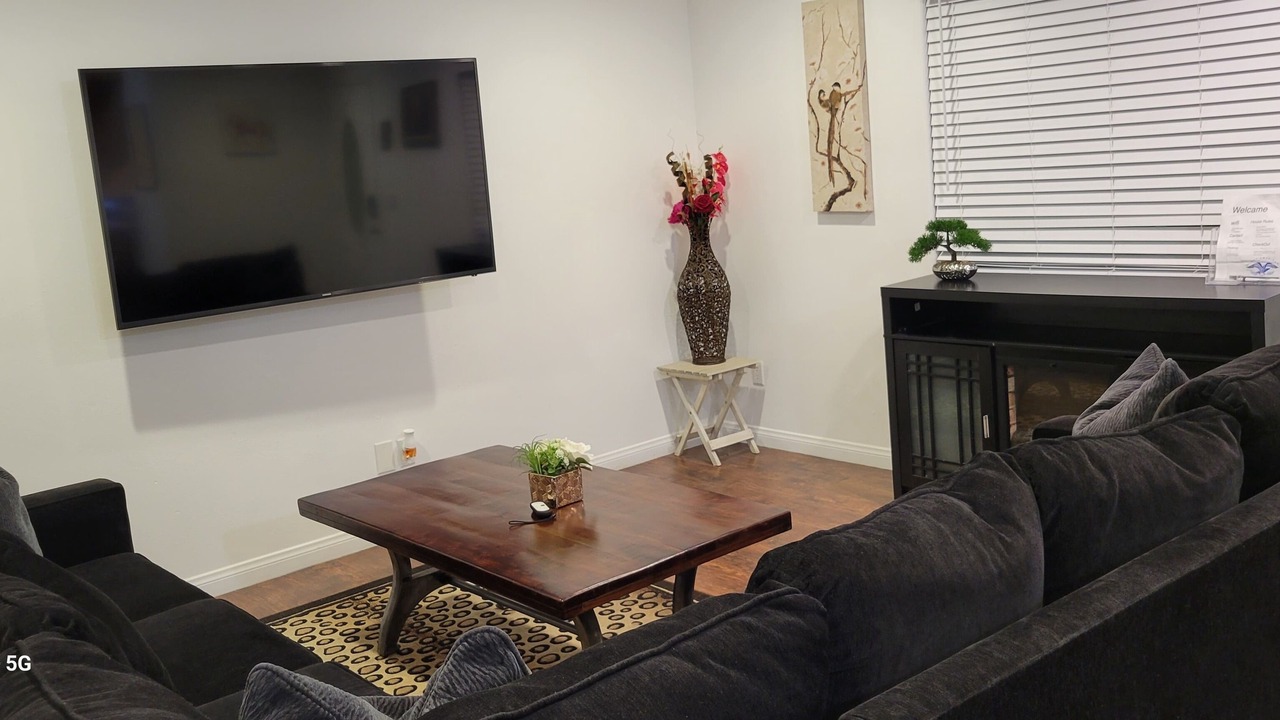 Photo of Livingroom in Paramount