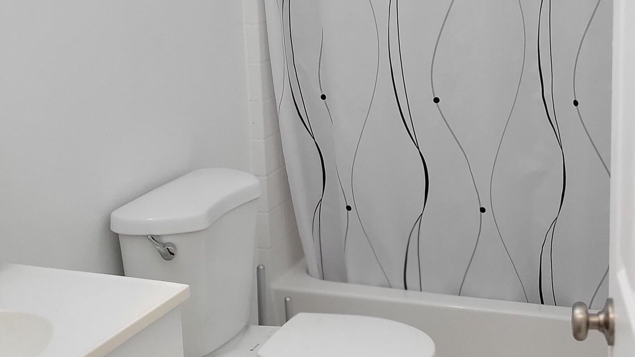 Photo of Bathroom in Paramount