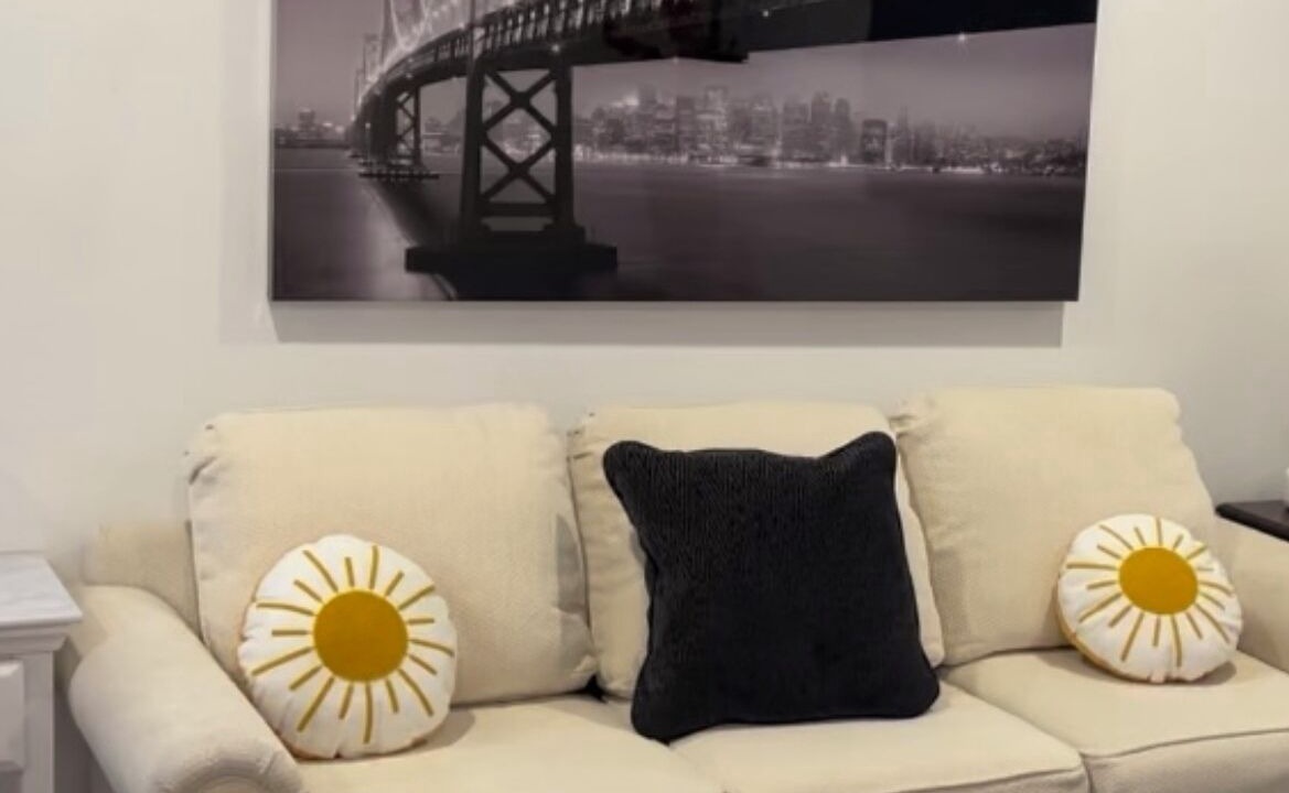 Photo of Livingroom in Paramount