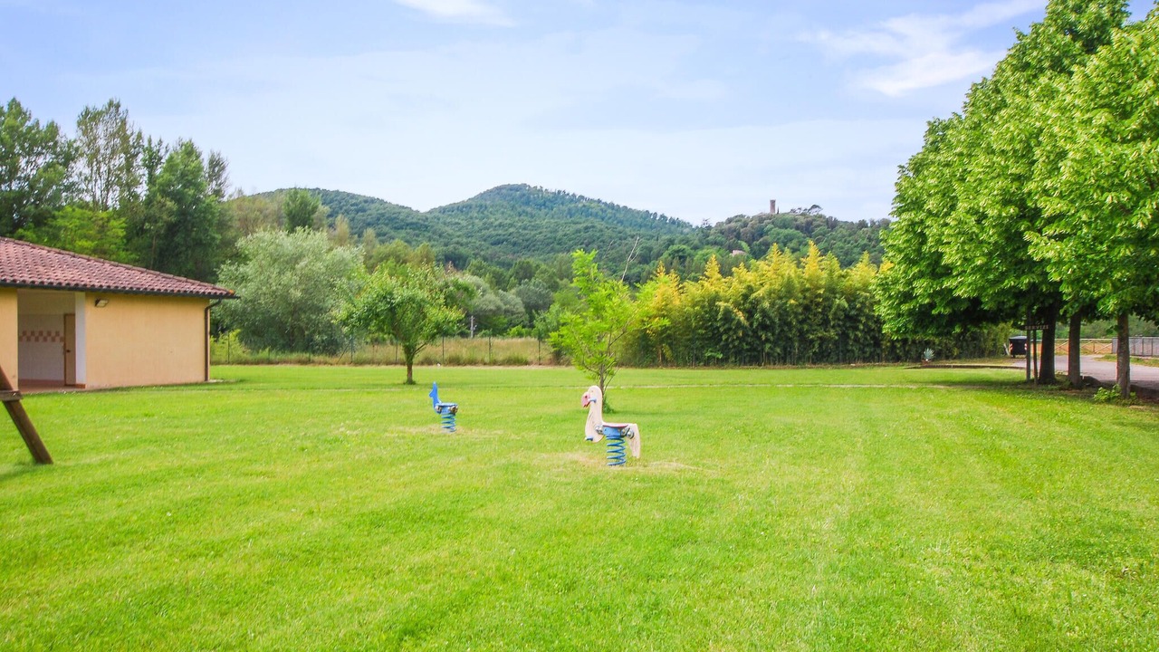 Photo of Others in Montone