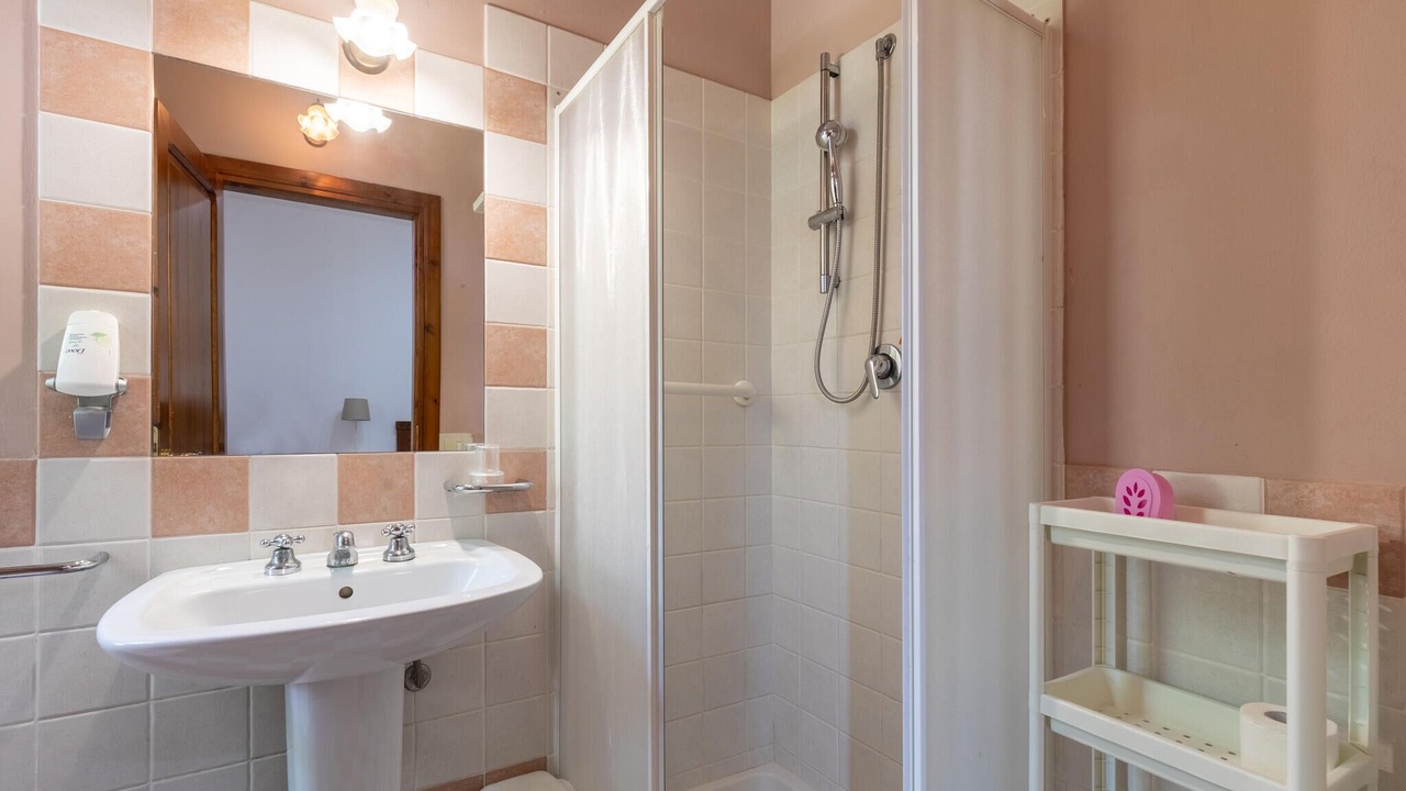 Photo of Bathroom in Montone