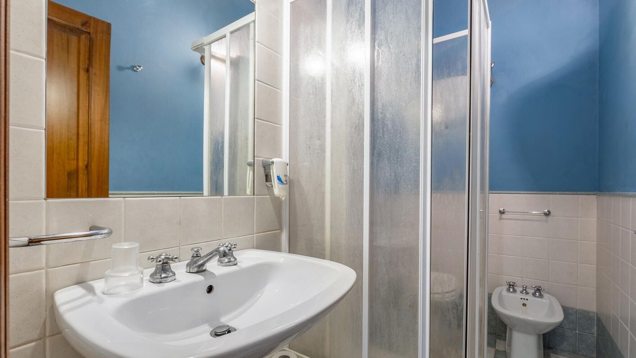 Photo of Bathroom in Montone