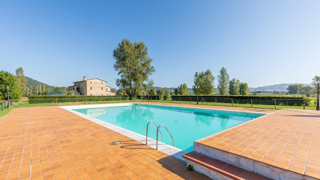 Photo of Outdoor in Montone