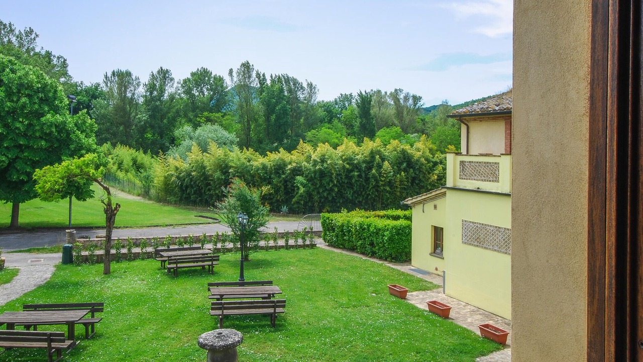 Photo of Others in Montone