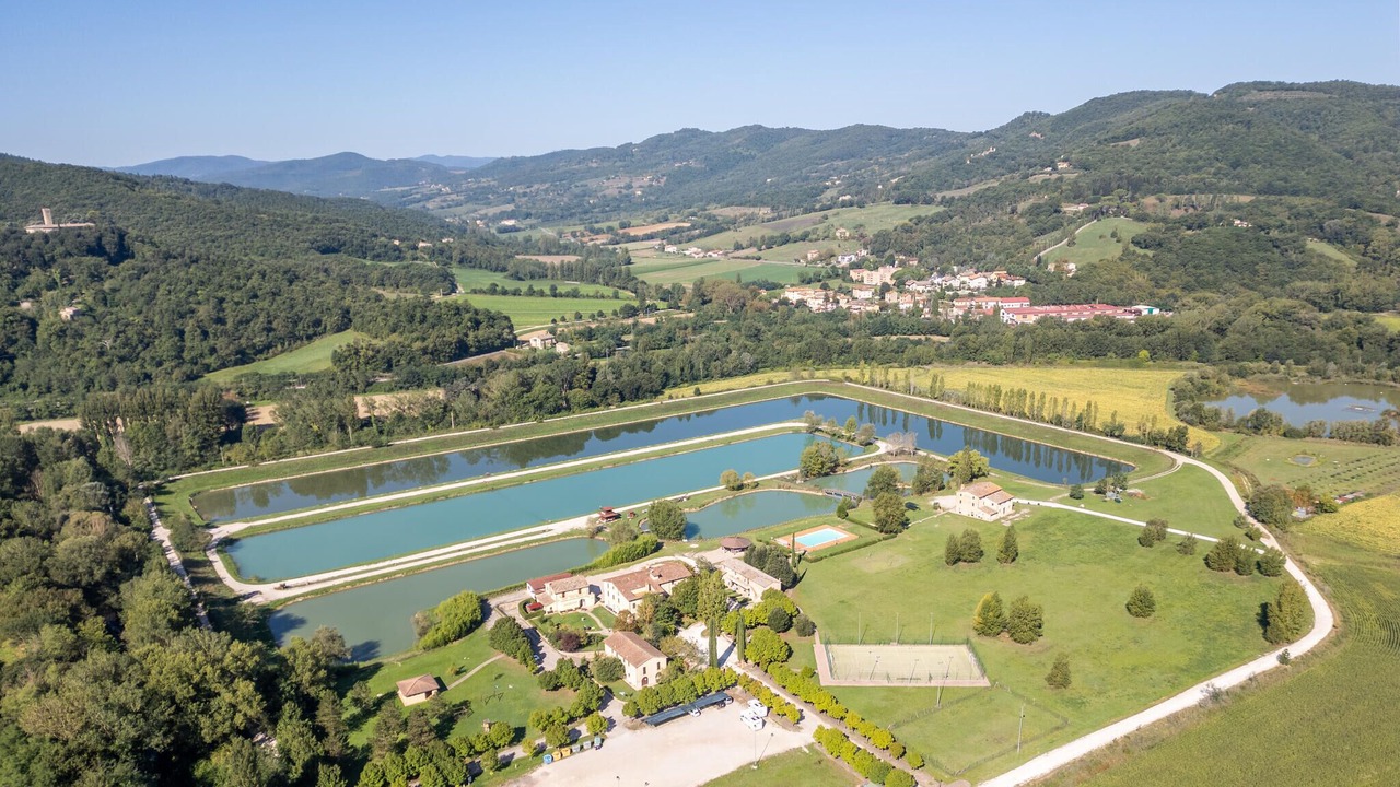 Photo of Others in Montone