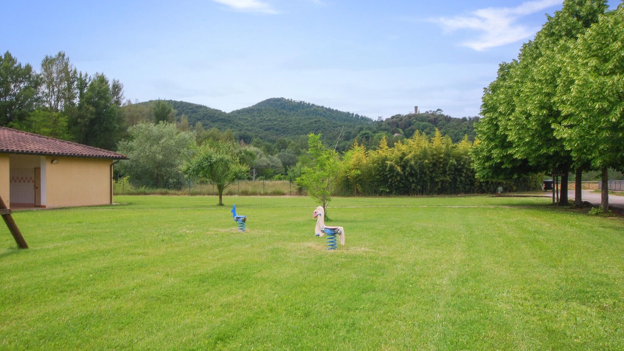 Photo of Others in Montone