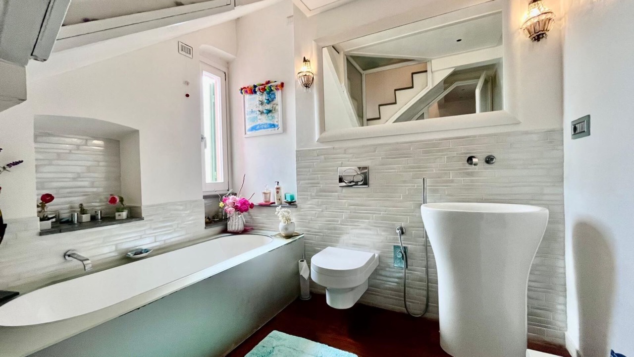 Photo of Bathroom in Portoferraio Old Town