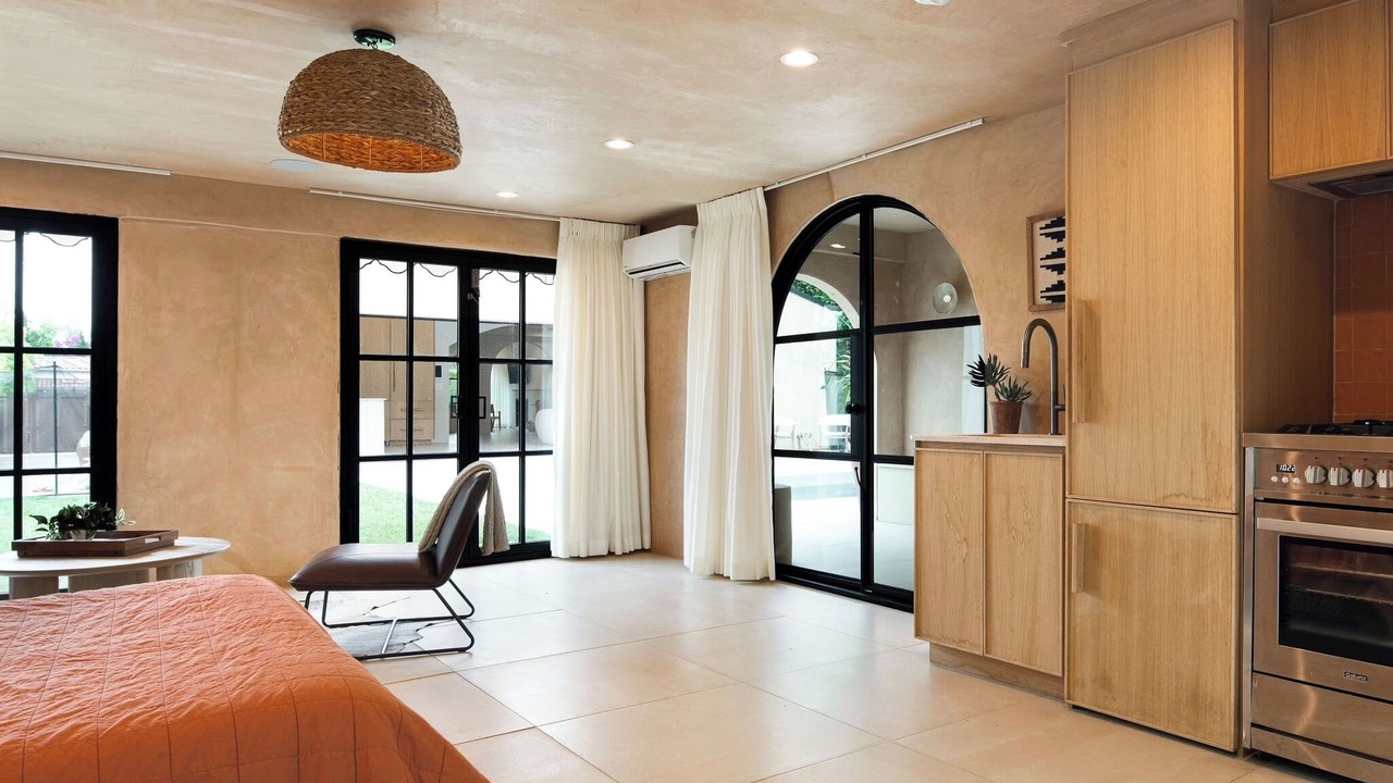 Photo of Bedroom in Carthay Circle