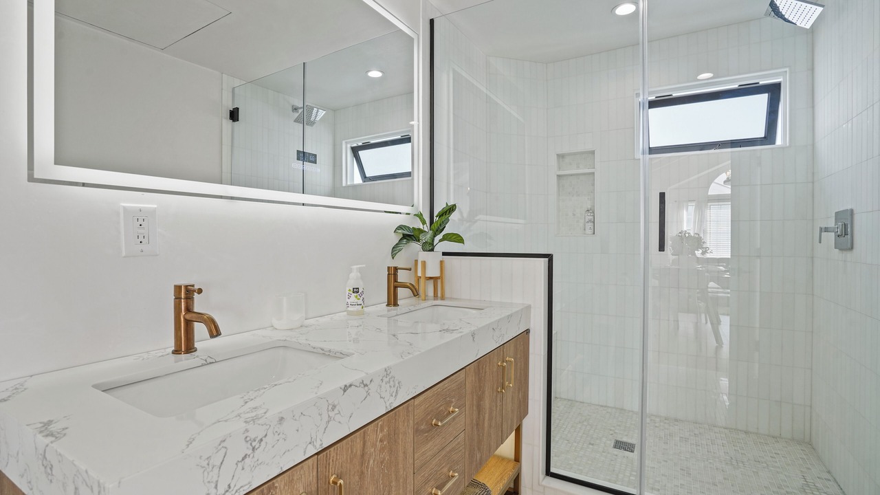 Photo of Bathroom in Rossmoor