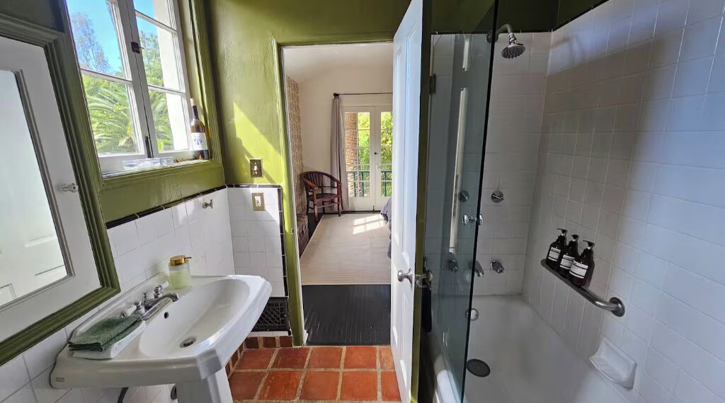 Photo of Bathroom in Hollywood
