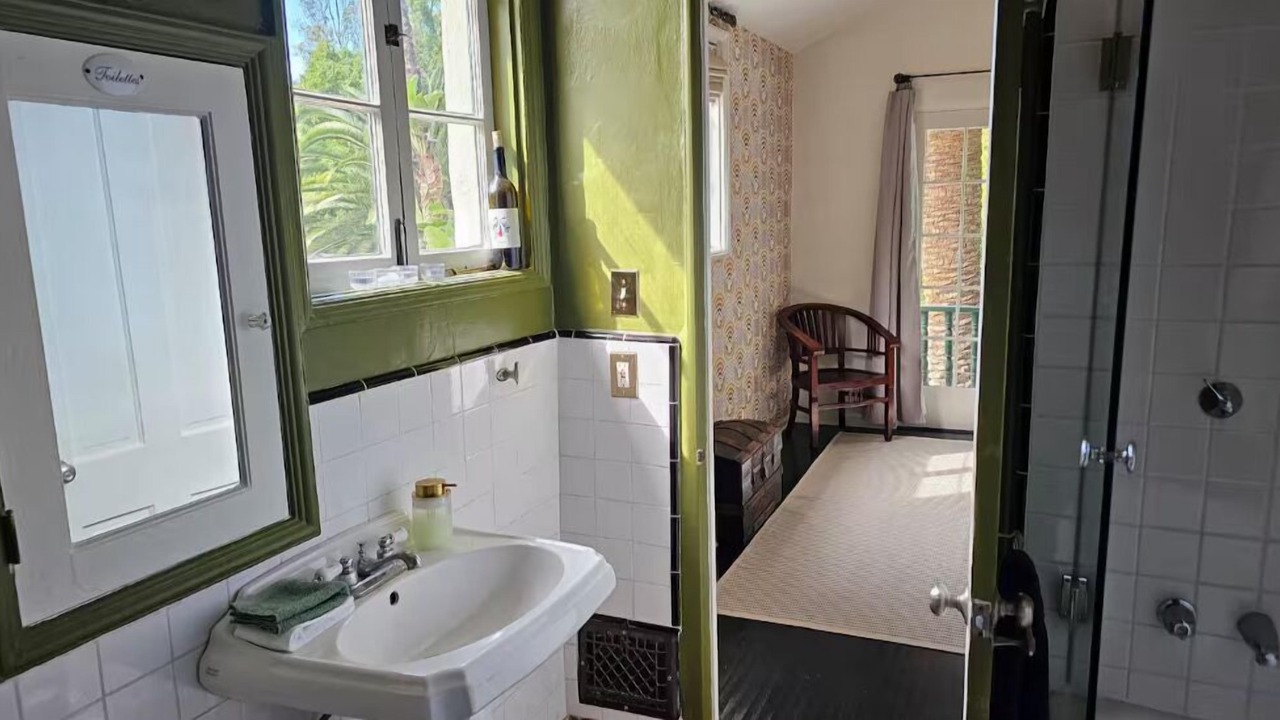 Photo of Bathroom in Hollywood