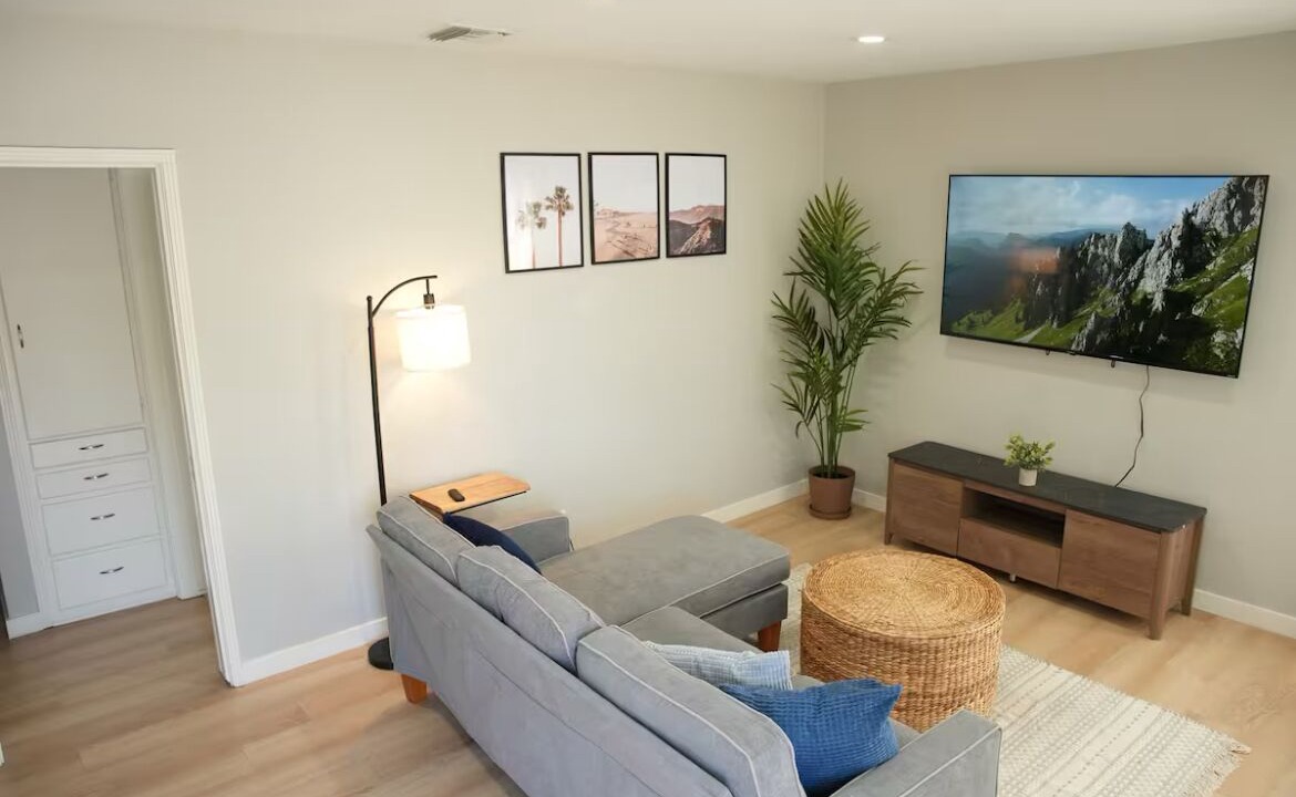 Photo of Livingroom in South of Conant