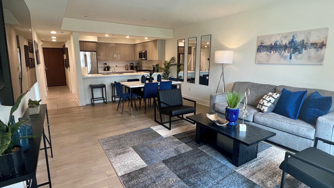 Photo of Livingroom in West Los Angeles