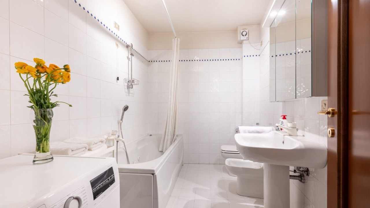 Photo of Bathroom in Parma City Centre