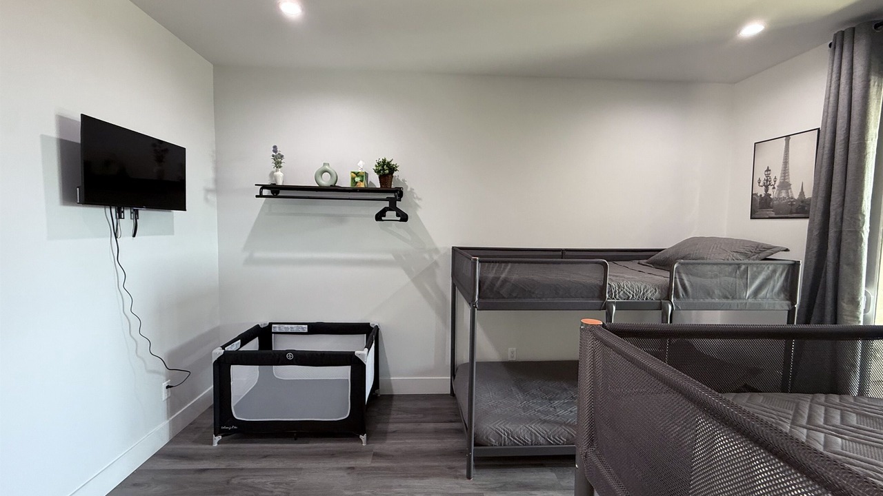 Photo of Bedroom in Lawndale