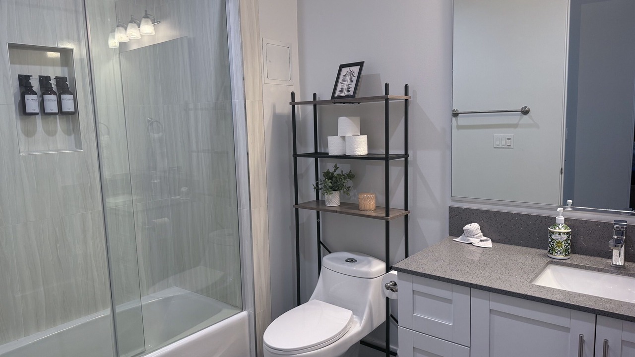 Photo of Bathroom in Lawndale