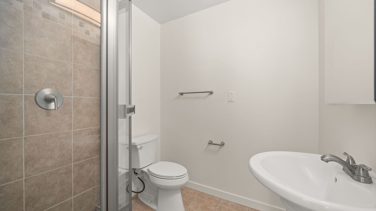 Photo of Bathroom in Harbor