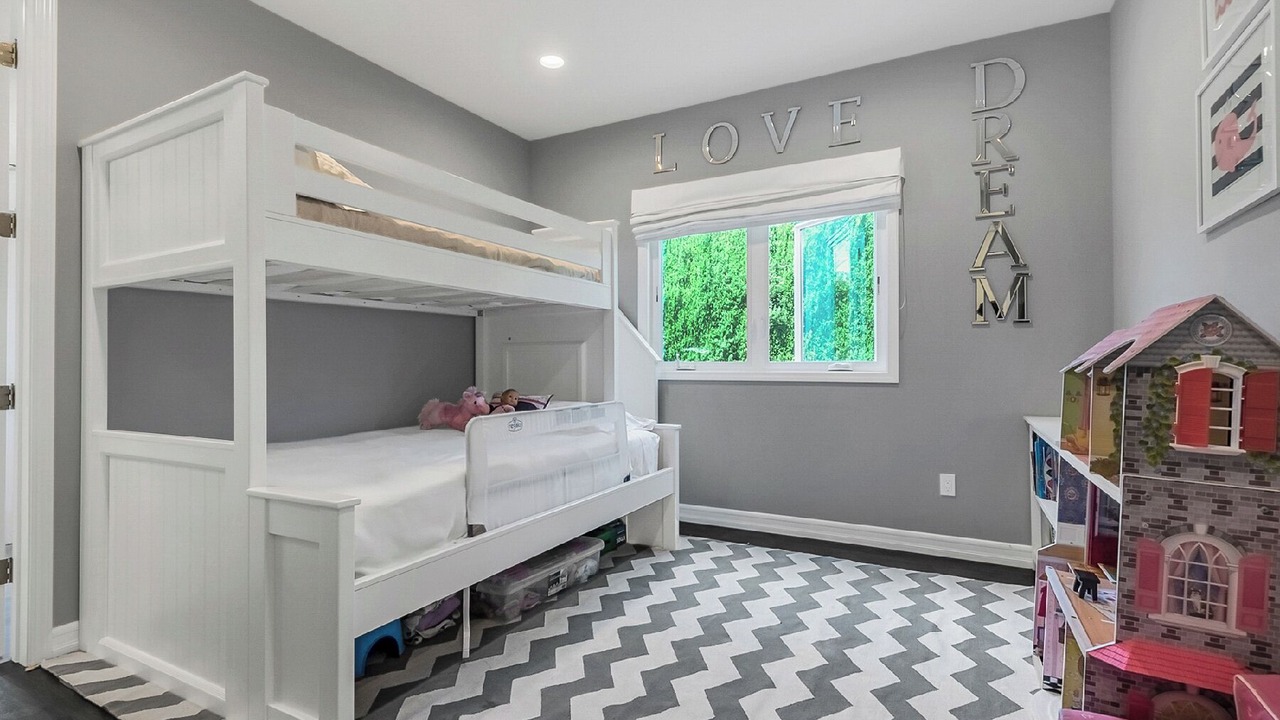 Photo of Bedroom in Carthay Circle