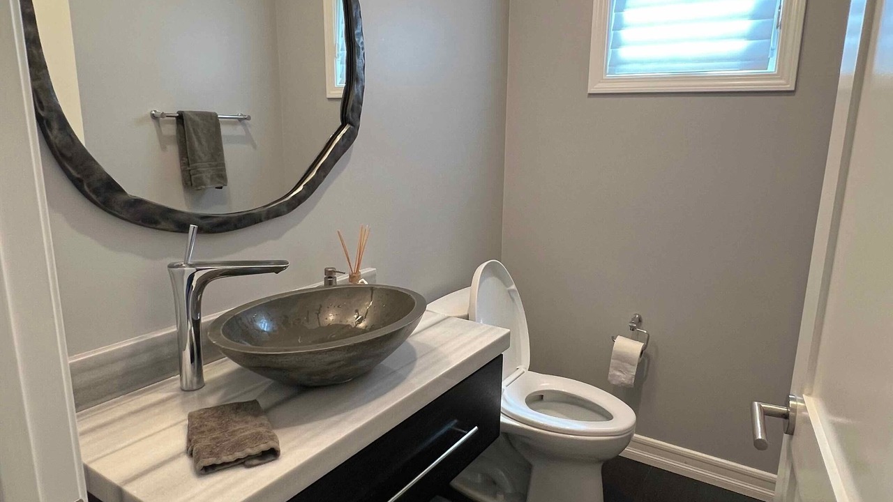 Photo of Bathroom in Carthay Circle
