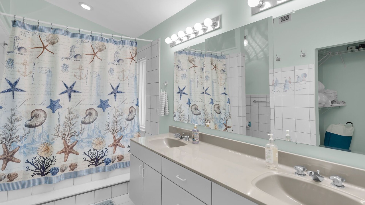 Photo of Bathroom in Sugarloaf Shores