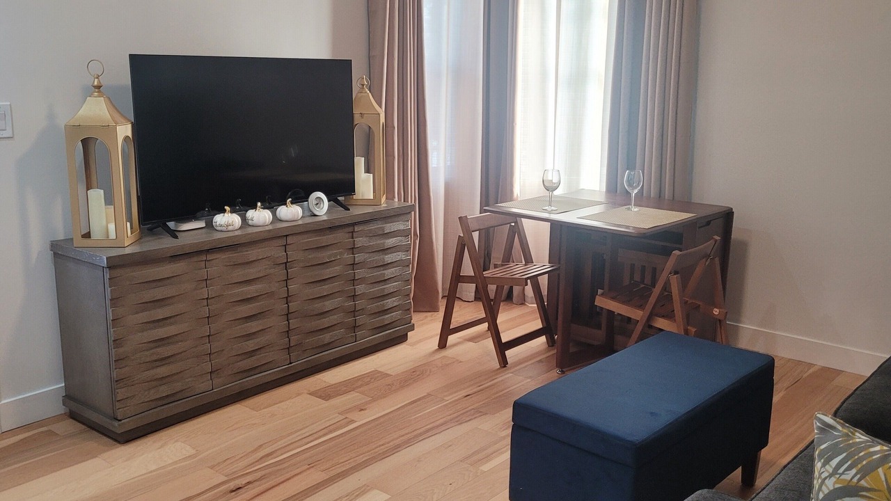 Photo of Livingroom in Wrigley