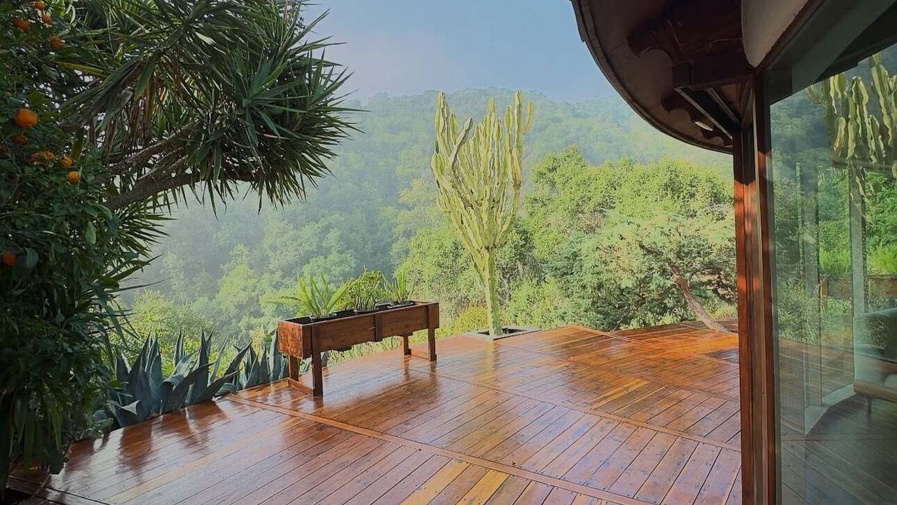 Photo of Patio Balcony in Beverly Glen