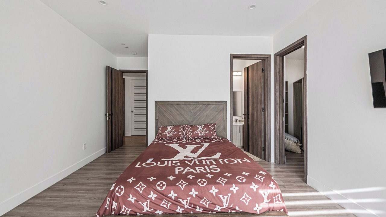 Photo of Bedroom in Beachwood Canyon