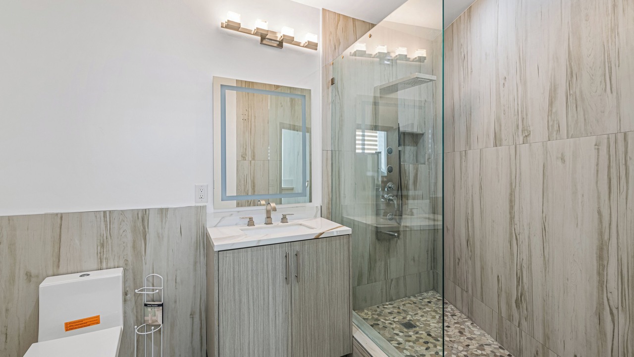 Photo of Bathroom in Beachwood Canyon