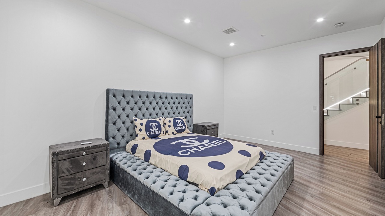 Photo of Bedroom in Beachwood Canyon