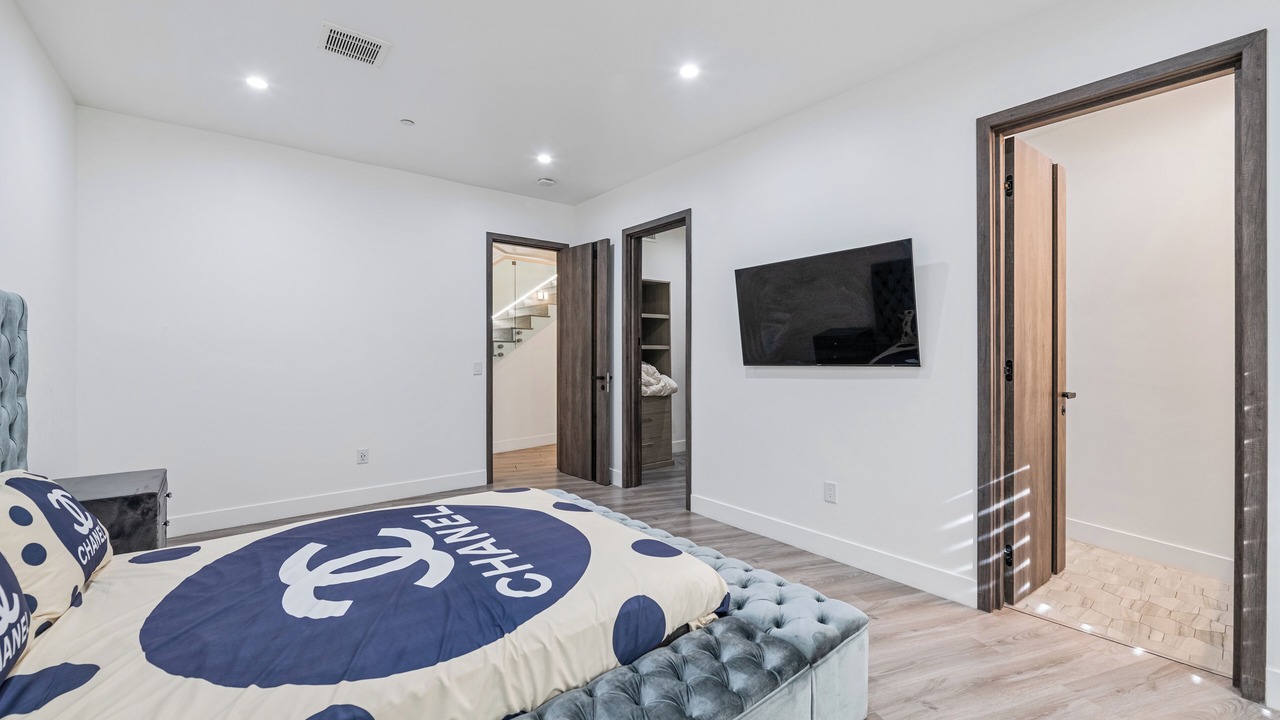 Photo of Bedroom in Beachwood Canyon