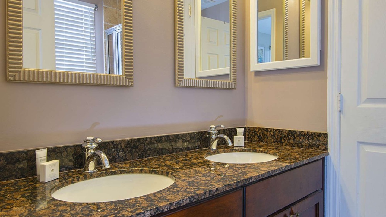 Photo of Bathroom in Marathon