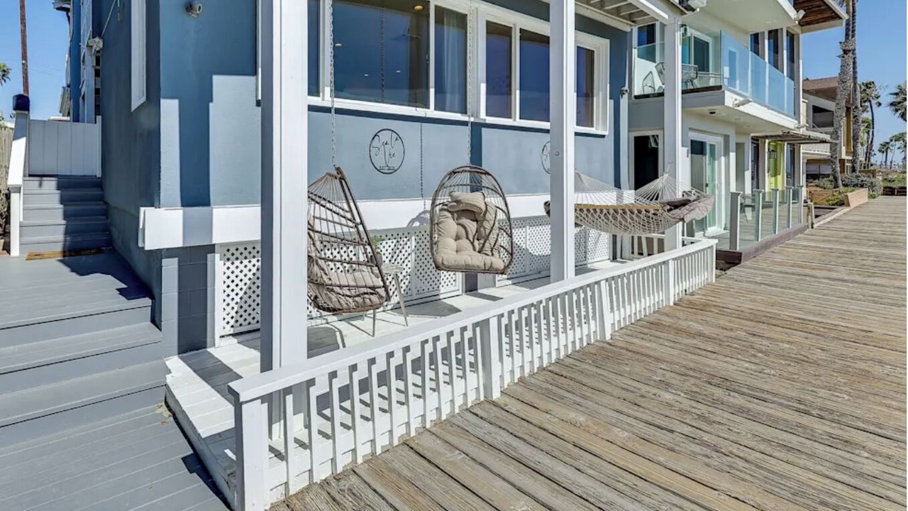Photo of Patio Balcony in Harbor