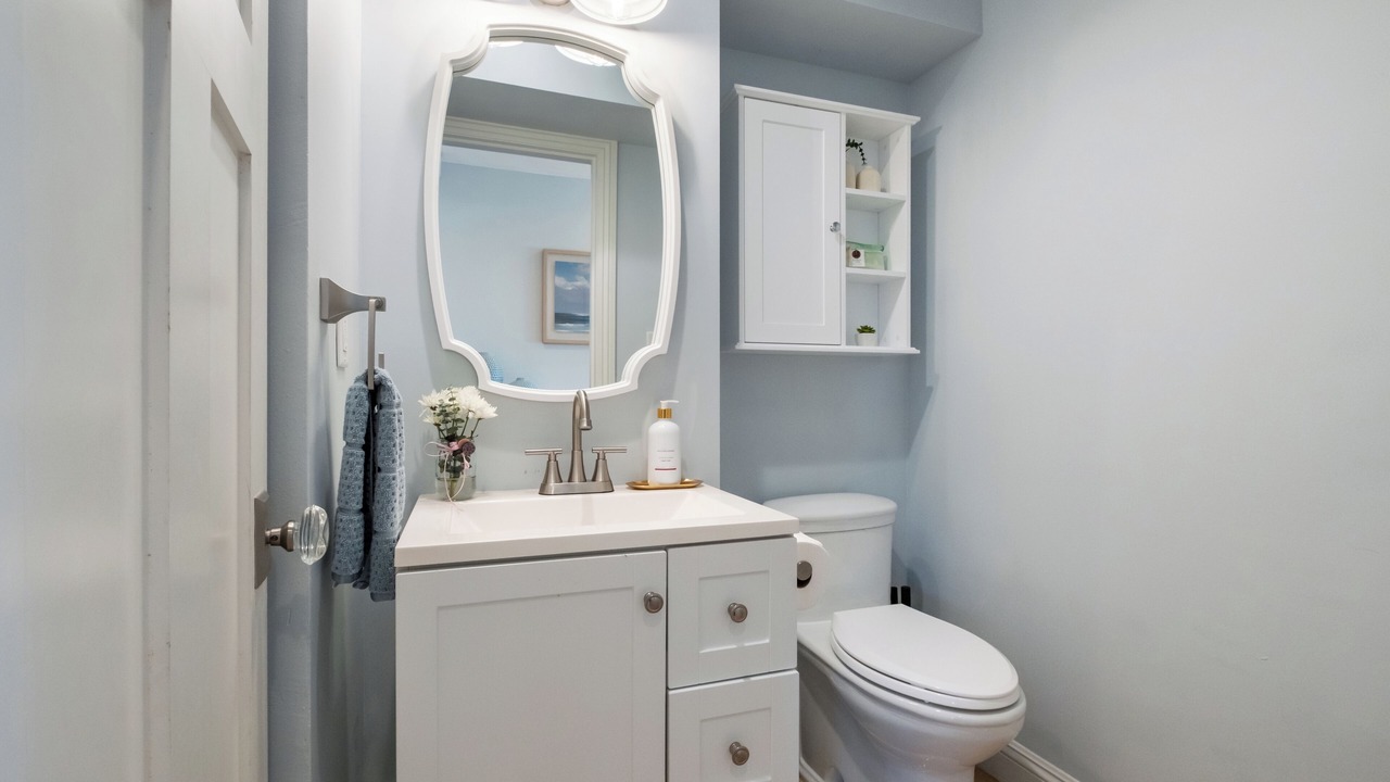 Photo of Bathroom in Harbor