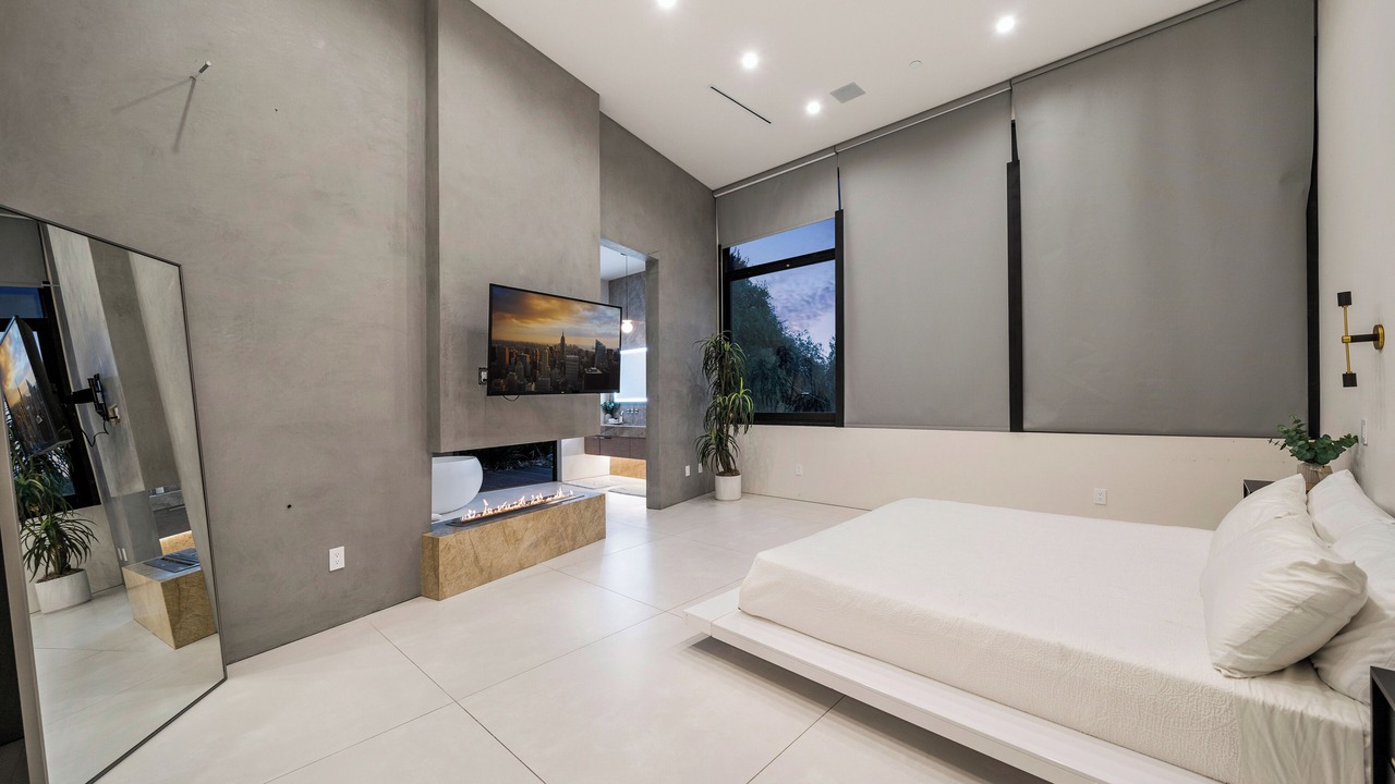 Photo of Bedroom in Hollywood Dell
