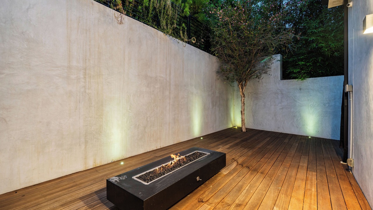 Photo of Patio Balcony in Hollywood Dell