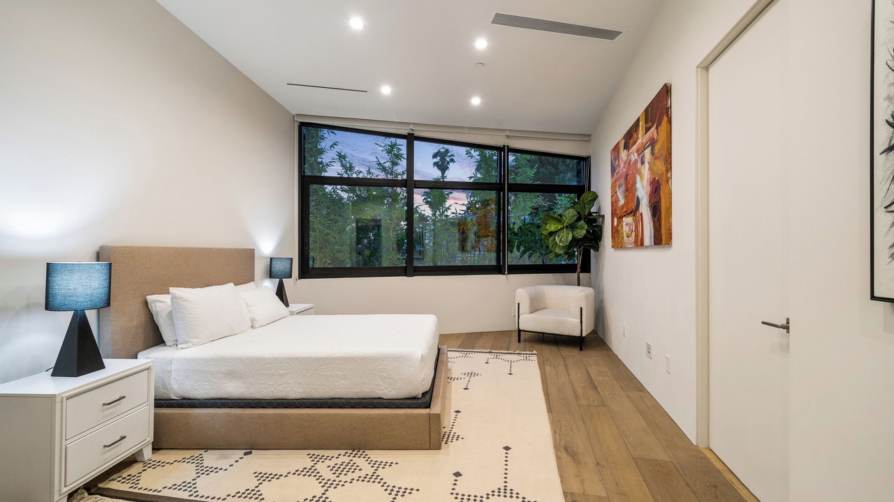 Photo of Bedroom in Hollywood Dell