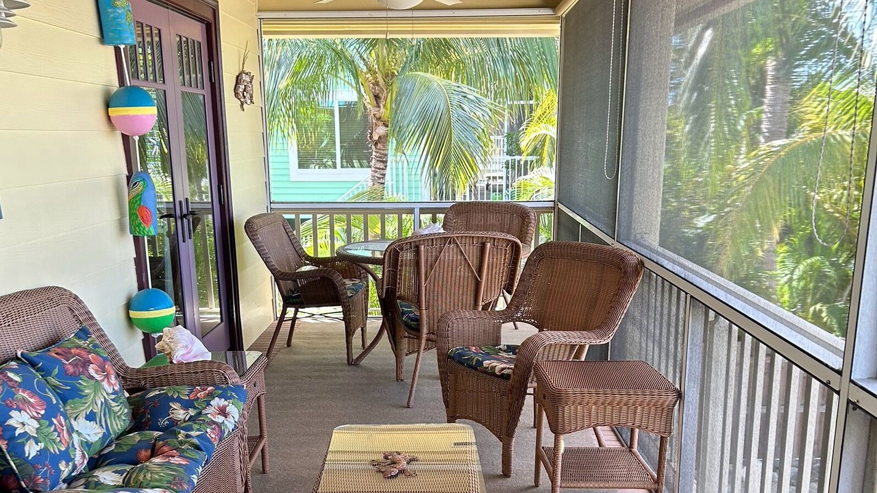 Photo of Patio Balcony in Doctor's Arm