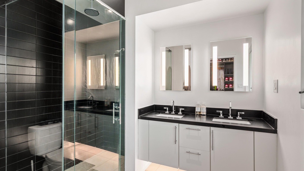 Photo of Bathroom in View Park-Windsor Hills