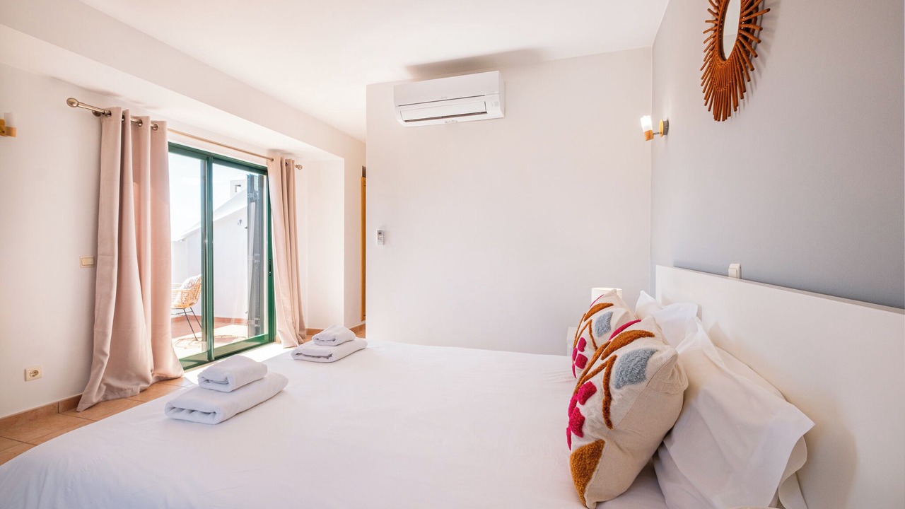 Photo of Bedroom in Correeira