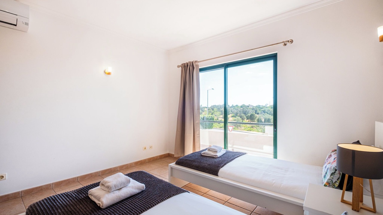 Photo of Bedroom in Correeira