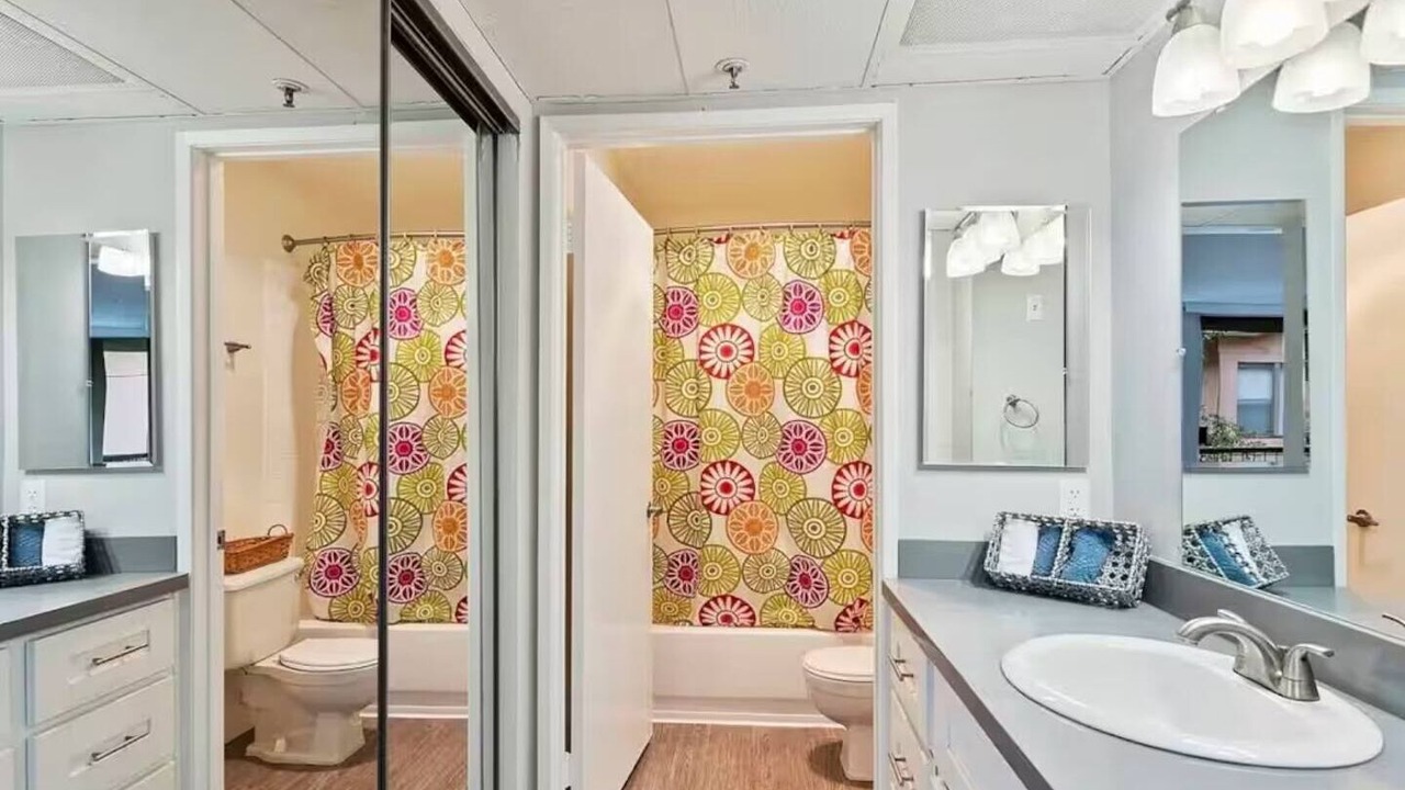 Photo of Bathroom in Little Armenia