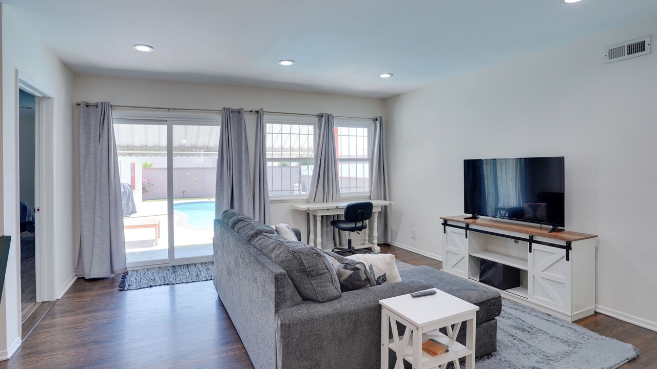 Photo of Bedroom in Inglewood