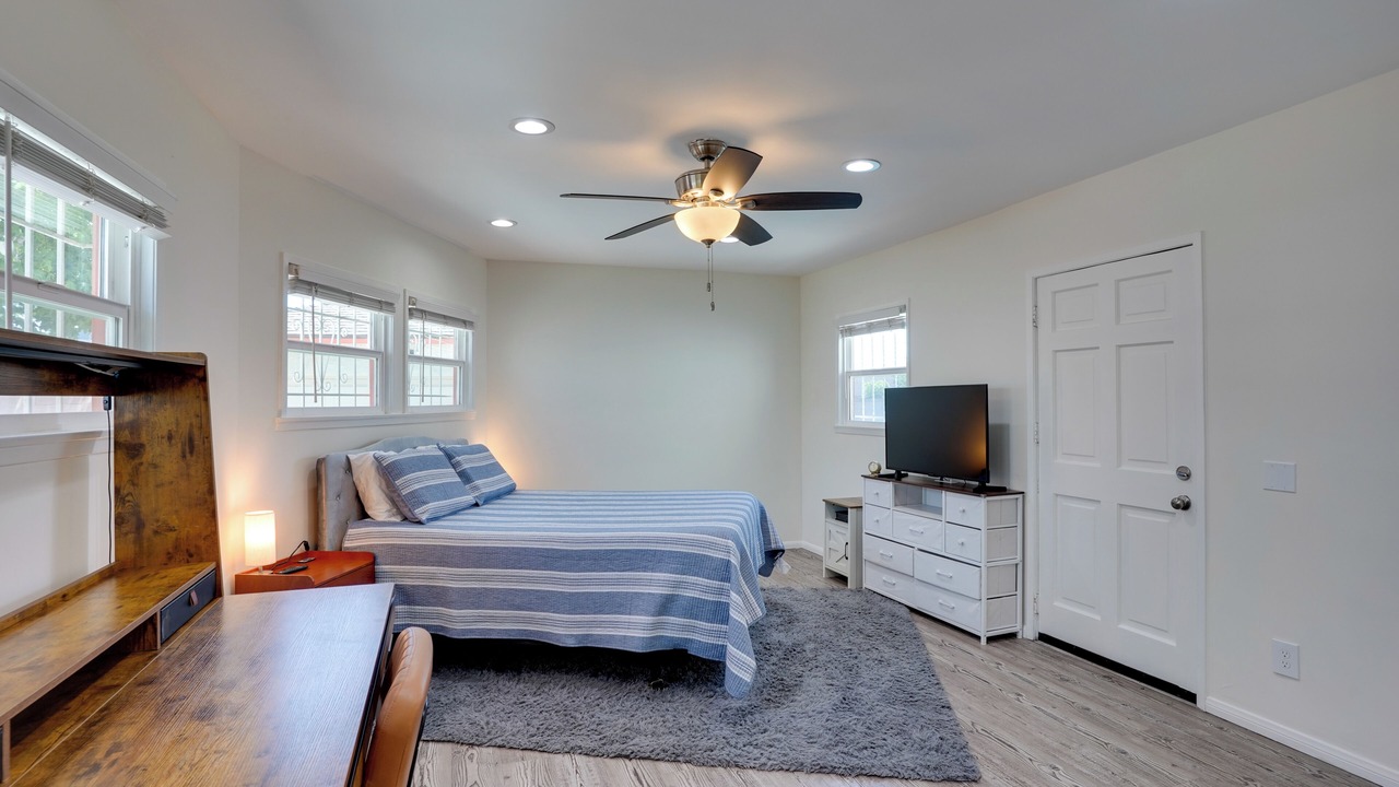 Photo of Bedroom in Inglewood
